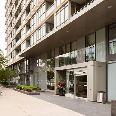 Stylish Downtown Lakeview Condo - One Free Parking Toronto Eksteriør billede