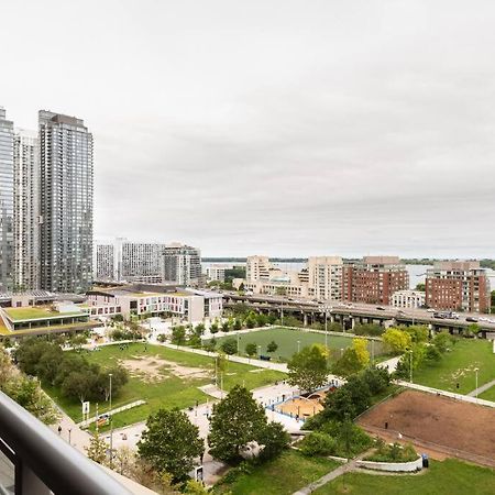 Stylish Downtown Lakeview Condo - One Free Parking Toronto Eksteriør billede